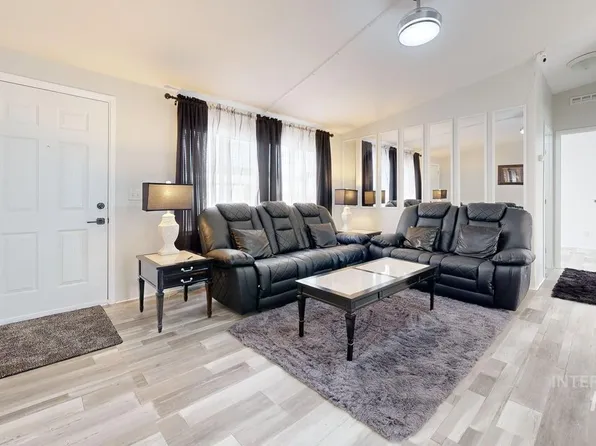 2115 6th Ave Trailer 51, Clarkston, WA 99403