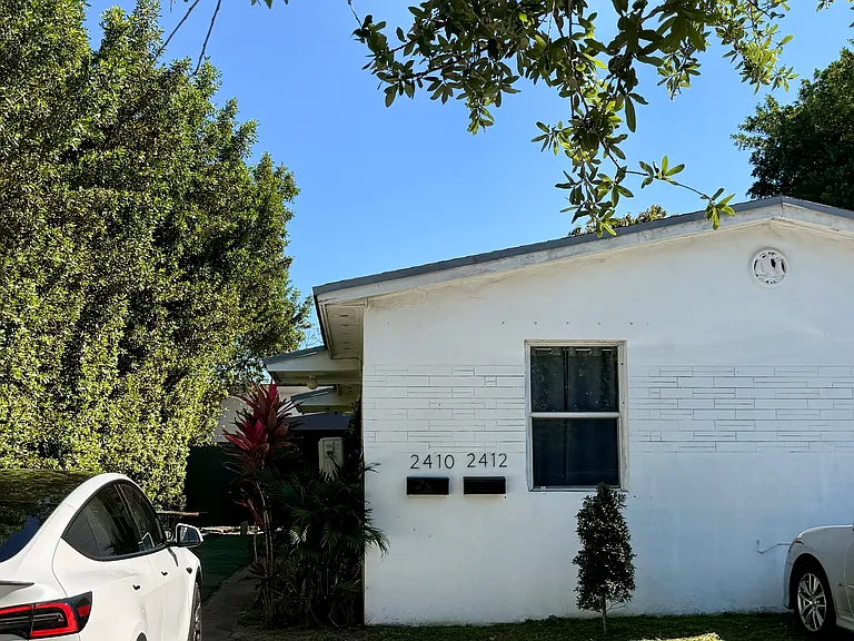 2410 NW 11th St #A — Photo 1