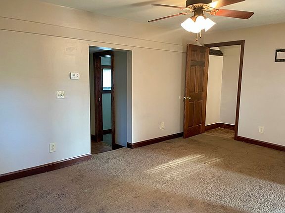 2nd image of 425 W 15th St