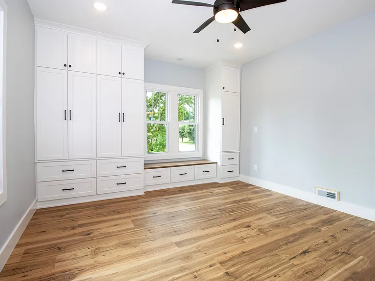 105 E Paradise St — Photo 18