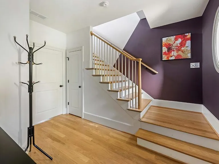 691 Fraser St SE — Photo 26