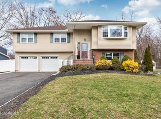 3 Schelly Dr, New Monmouth, NJ 07748