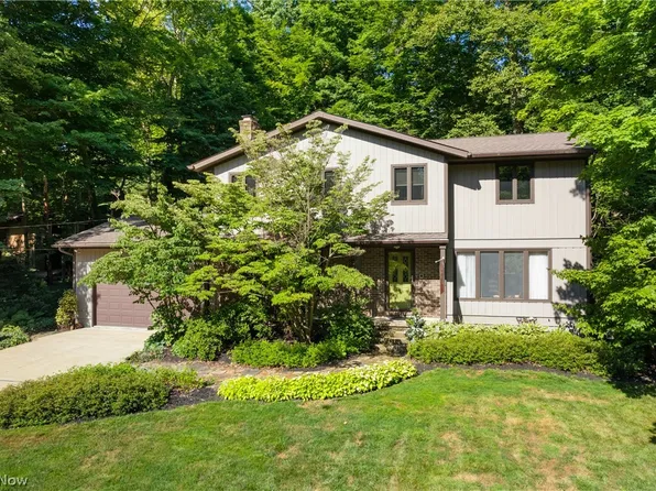 880 Old Spring Rd, Akron, OH 44321