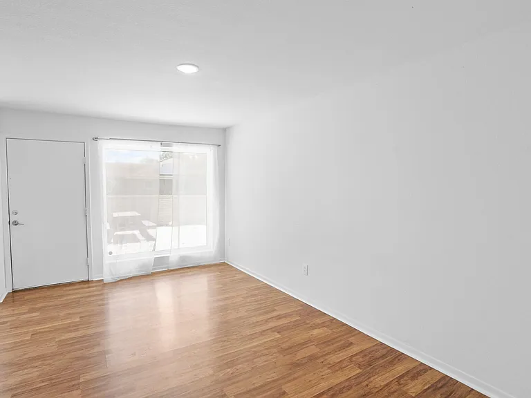 1408 Hughes St #15 — Photo 19