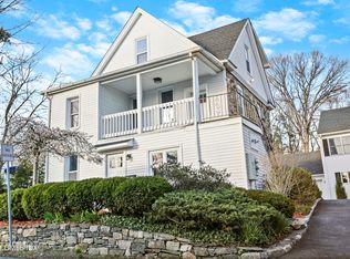 36 Decatur St APT 4, Cos Cob, CT 06807