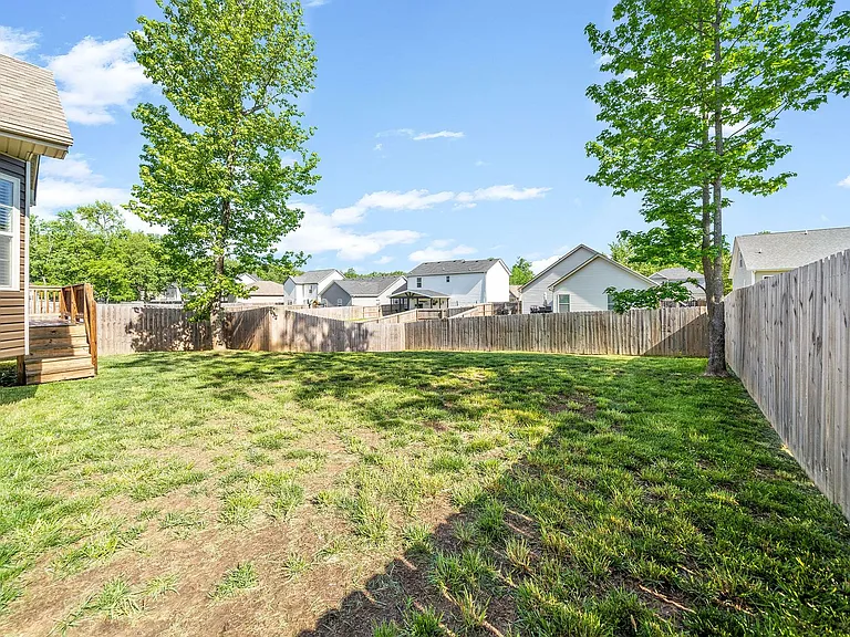 515 Sourwood Dr — Photo 21