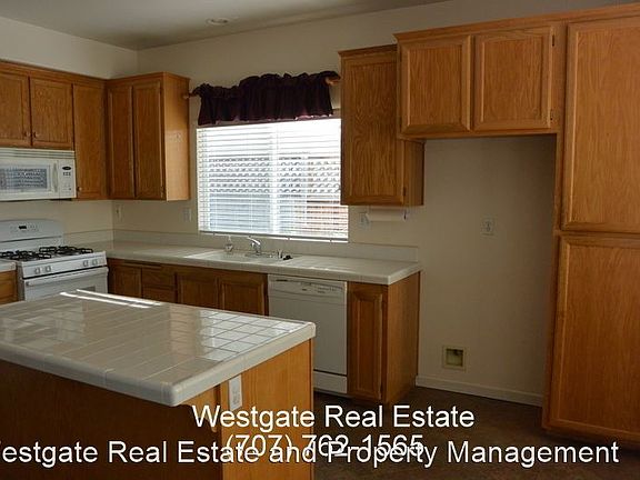 5th image of 17 Twin Creeks Cir