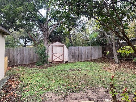 4th image of 1605 High Chaparral Dr