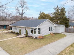 W56N780 Hawthorne Ave, Cedarburg, WI 53012