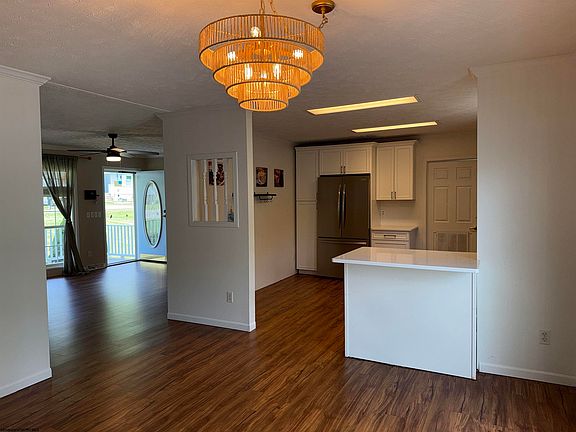 4th image of 28 Fields Ln