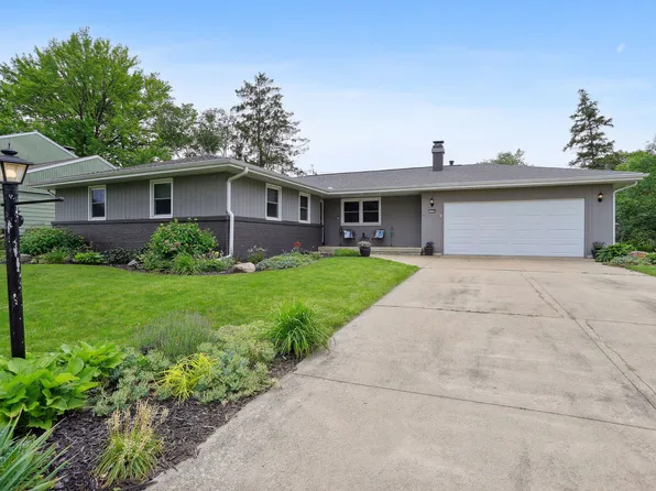 1209 Newbury Rd, Champaign, IL 61821