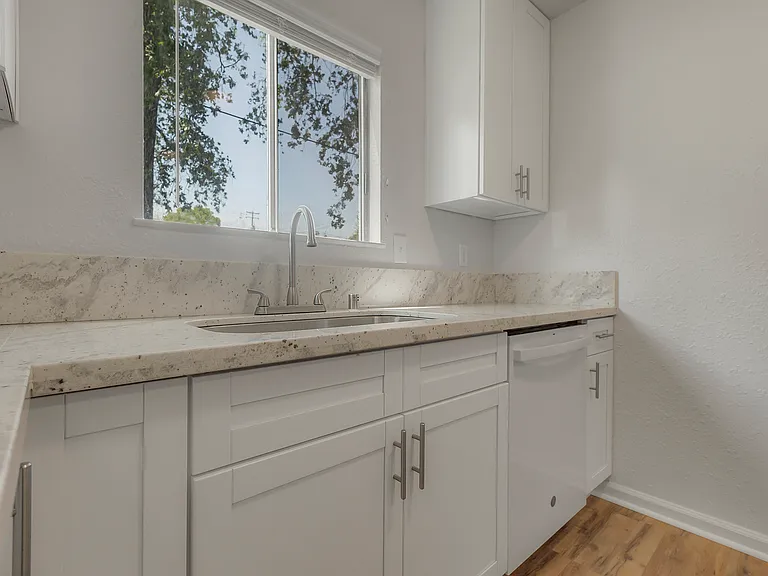 1514 Oakdale St #B — Photo 7