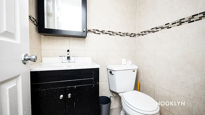 Rented by Nooklyn NYC LLC | media 71