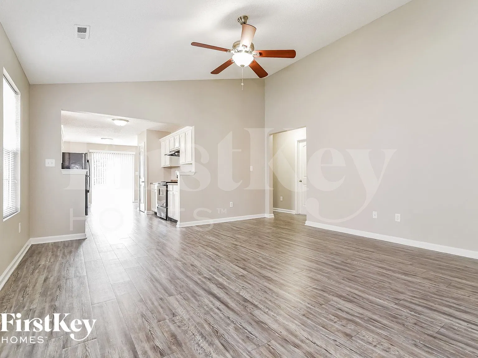 3 bed, 2.0 bath, 1270 sqft, $1,840 — Photo 3