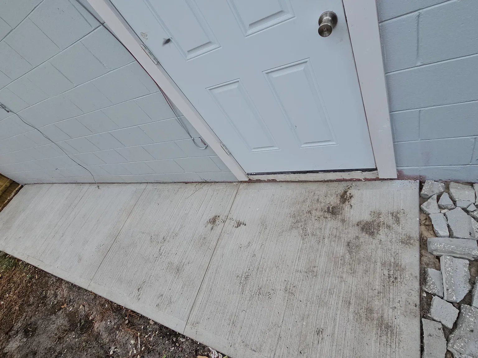 108 S Sunland Dr — Photo 1