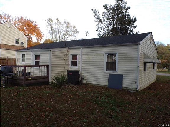 3rd image of 164 Green Acres Ave