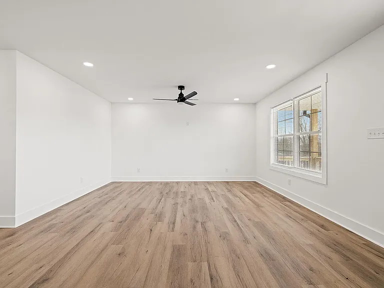 203 Hamilton Ave — Photo 5