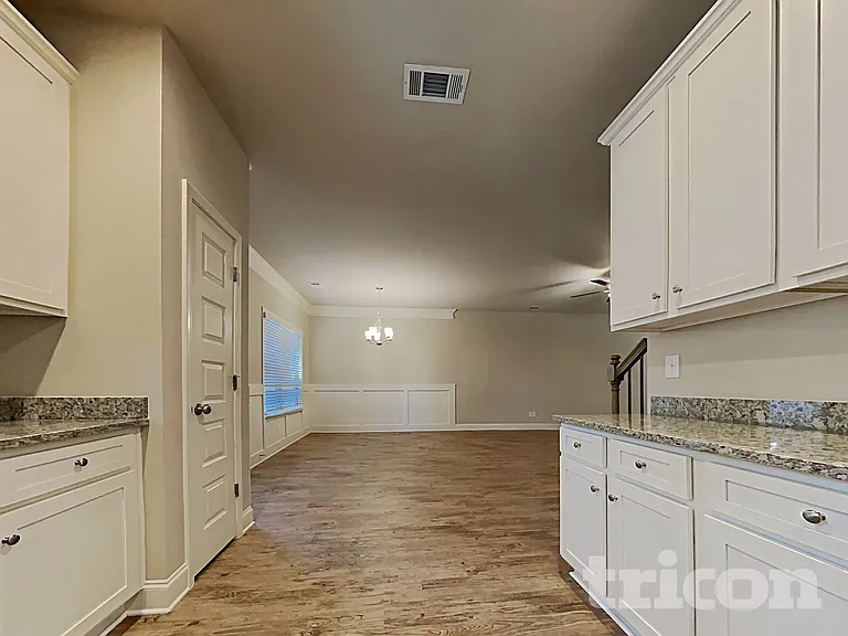 817 Crescent Way — Photo 21