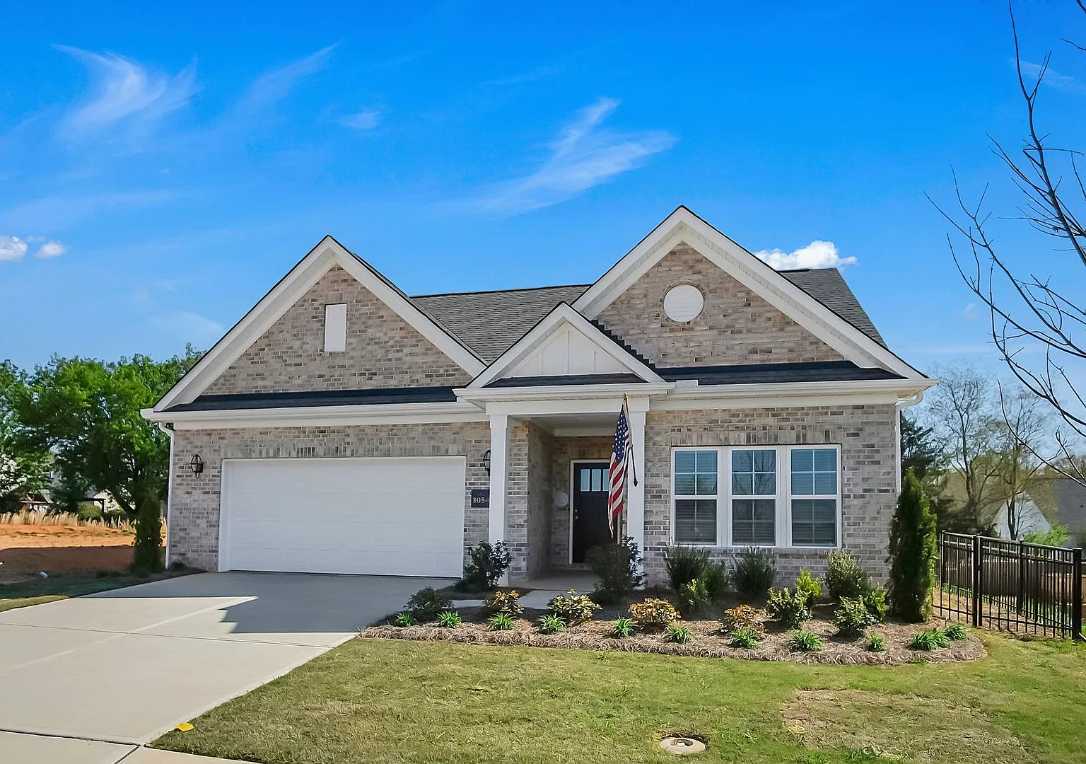 Beautiful Newer Construction In Founders Landing 55+ Community! (Pre Furniture) — Photo 2