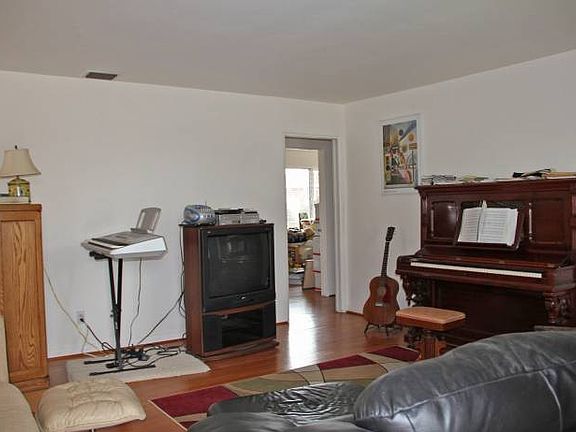 2nd image of 4754 Lucille Dr