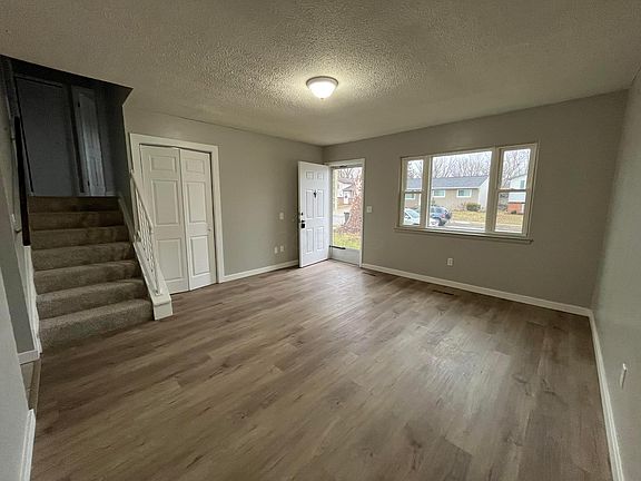 5th image of 3069 Wallingford Ave
