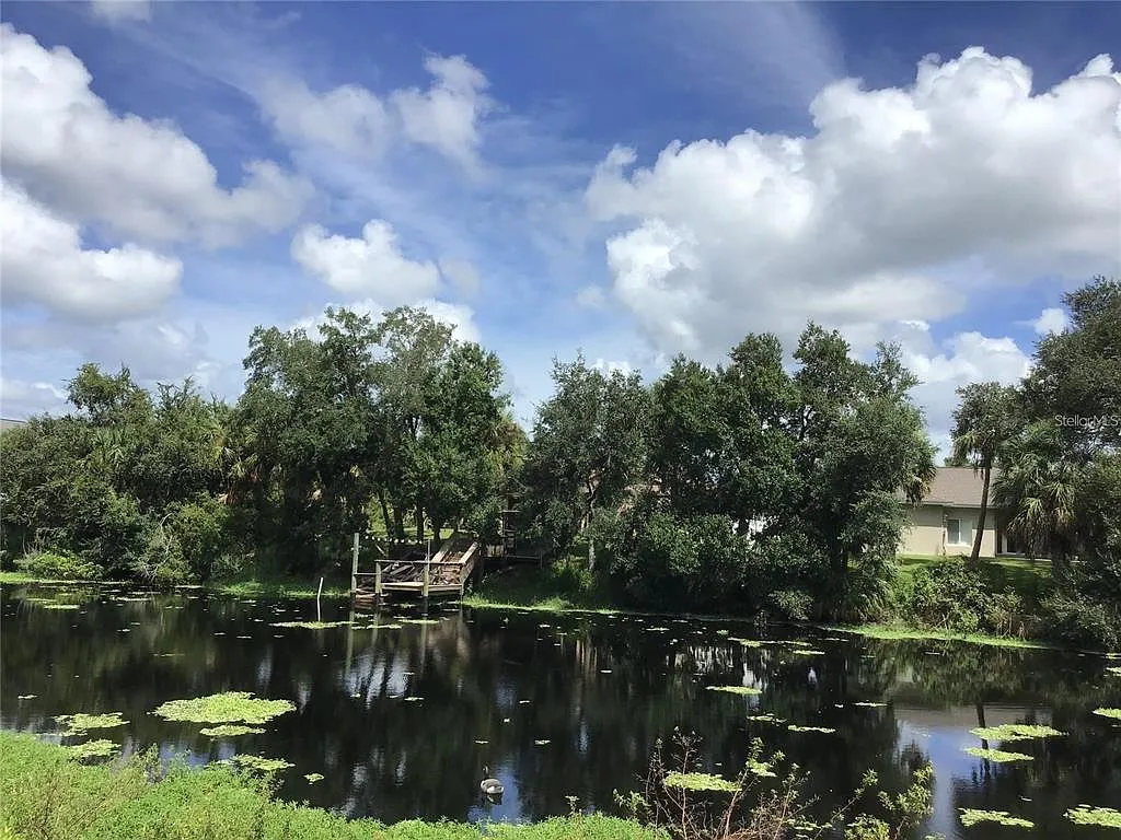 3 bed, 2.0 bath, 2584 sqft, $3,500 — Photo 3