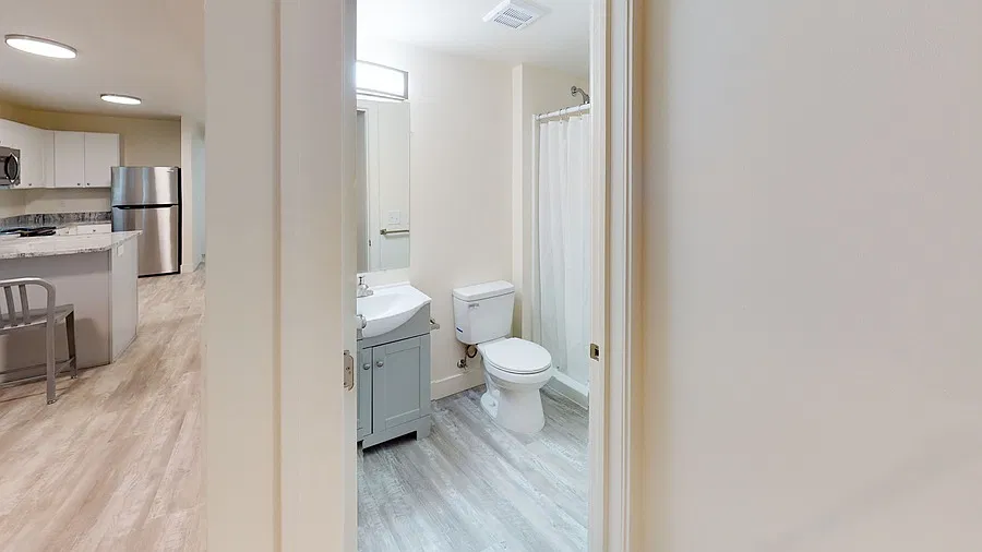 1214 Washtenaw Ct — Photo 2