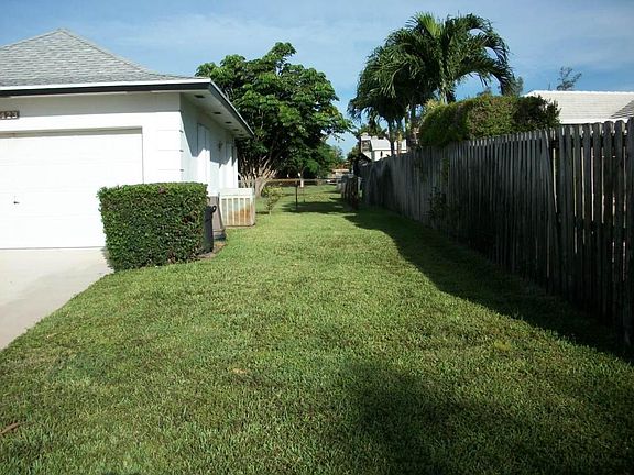 3rd image of 6423 Heather Way