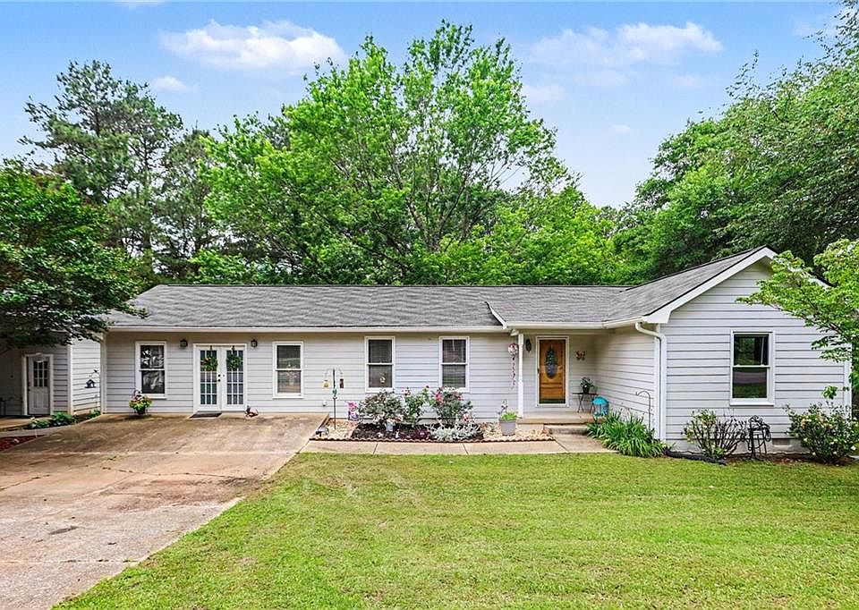 1st image of 6 Bluebird Ln