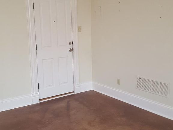 3rd image of 2235 Shenandoah Ave