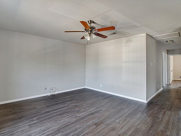 3rd image of 615 Race St APT C