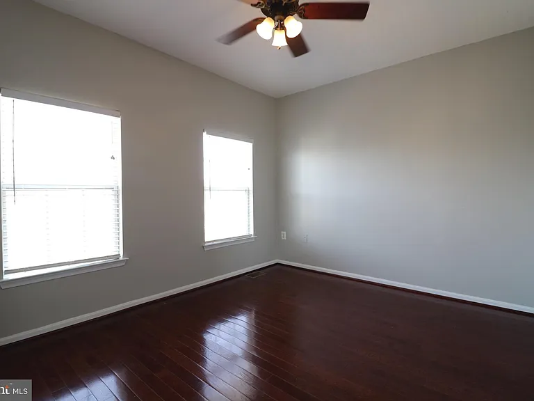 21786 Dragons Green Sq — Photo 13