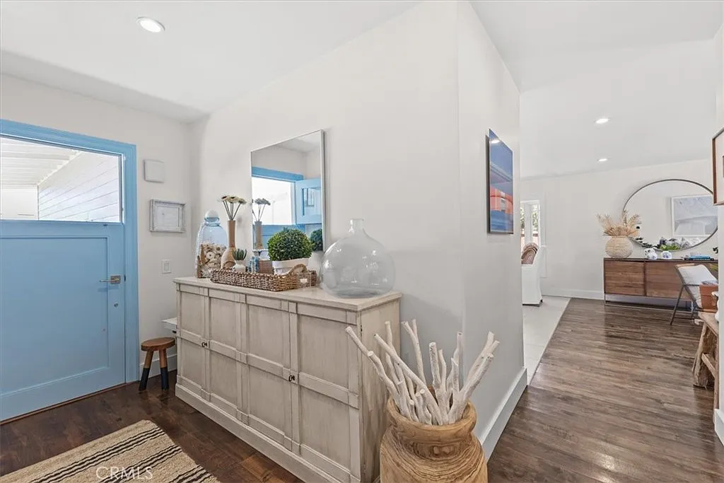 3 bed, 2.5 bath, 1783 sqft, $12,000 — Photo 3