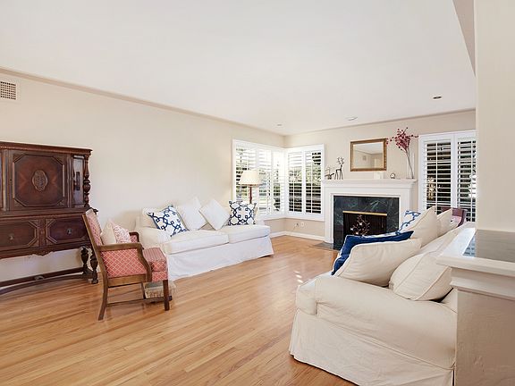 4th image of 1111 Alexandria Dr