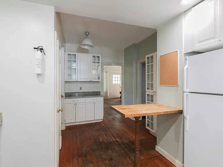 5035 19th Ave NE — Photo 5