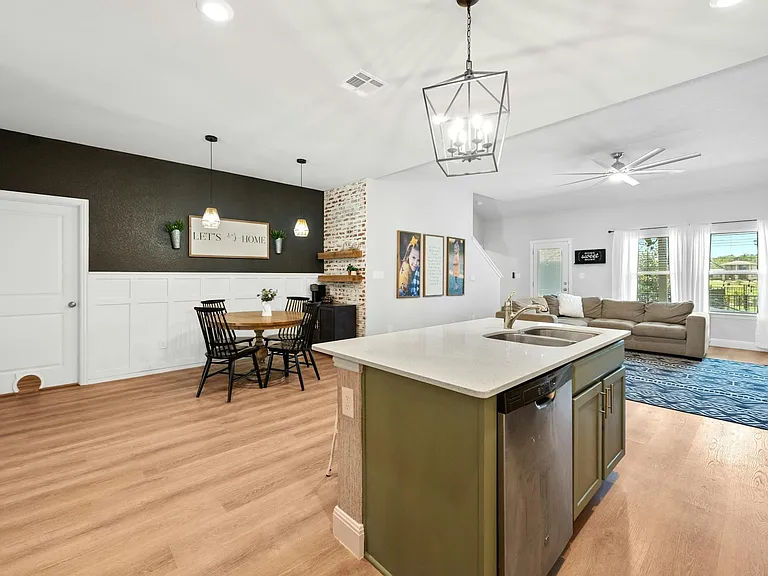 111 Simon — Photo 10