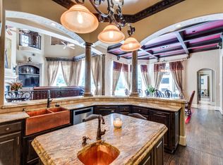 1608 River Crest Ct, Fort Worth, TX 76107