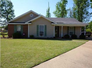 1361 Whisperwood Ct, Montgomery, AL 36117