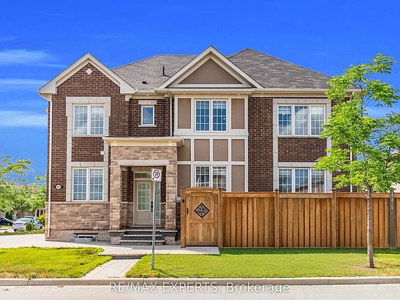 4th image of 1253 Duignan Cres