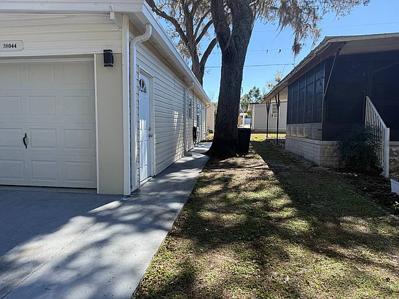 5th image of 38044 Wren Rd