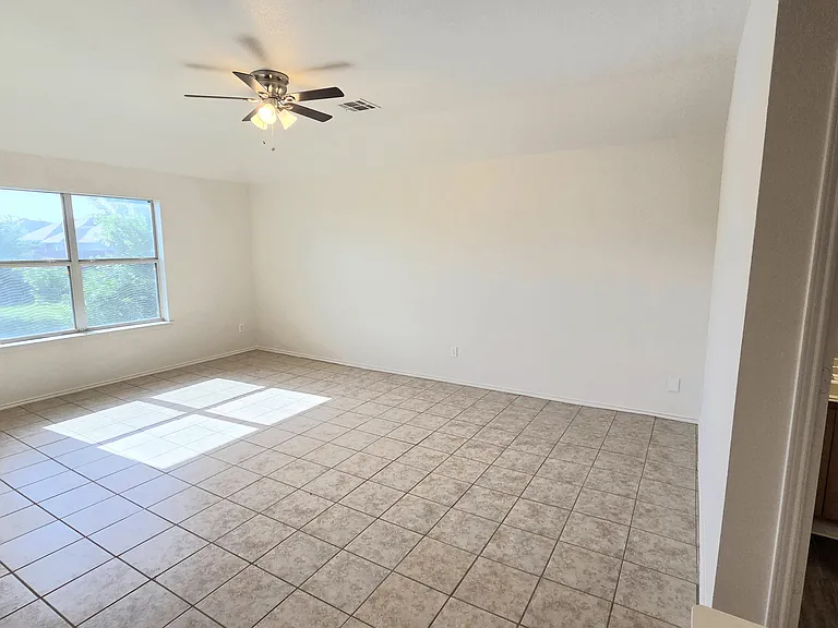 1846 Reynolds St — Photo 14