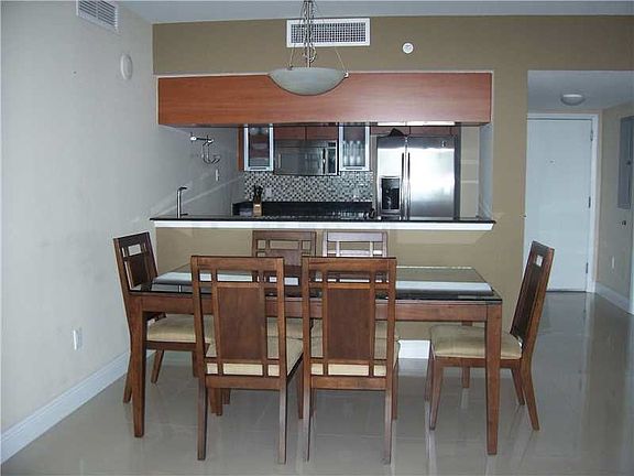 4th image of 1800 N Bayshore Dr APT 2210