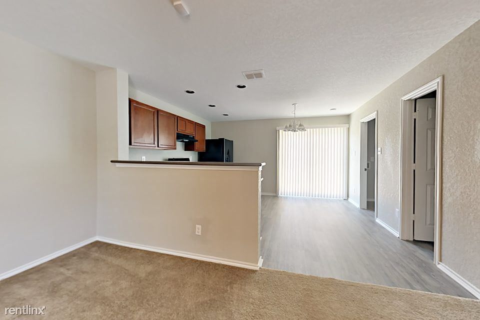 136 Hinge Path Cibolo TX