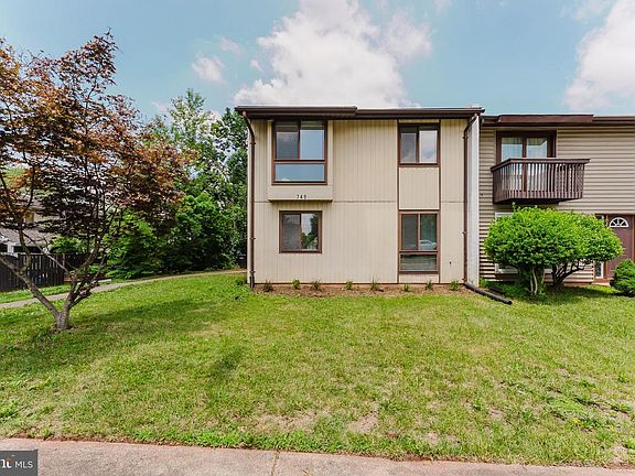 4th image of 749 Sugarland Run Dr