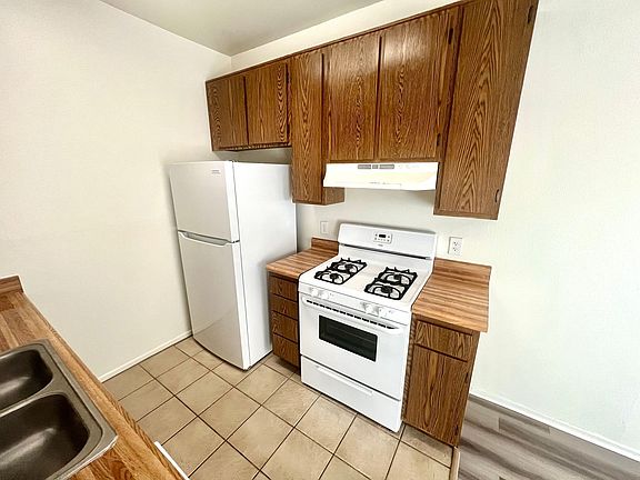 2nd image of 17806 Kinzie St APT 120