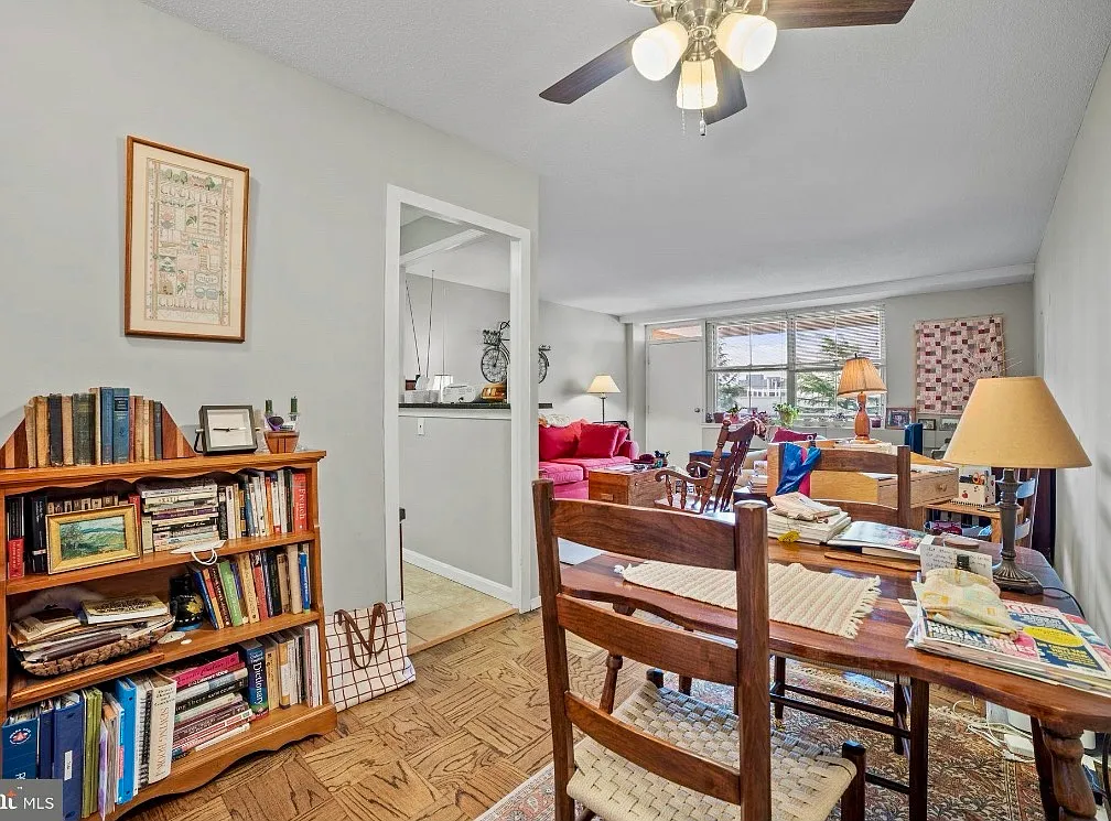 1 bed, 720 sqft, $1,900 — Photo 2