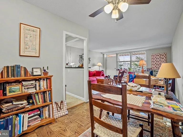 2030 N Adams St #1211 — Photo 2