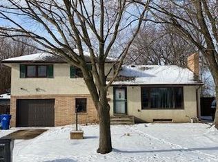 1479 Winthrop St N, Saint Paul, MN 55119