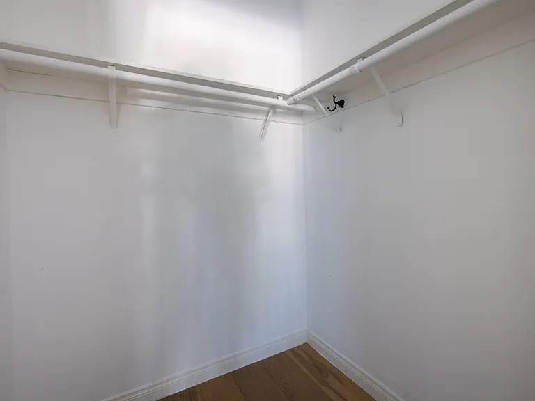 14200 Victory Property — Photo 9