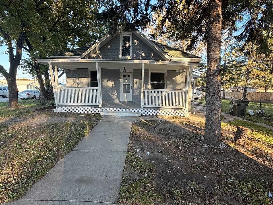 1st image of 201 S Hickory St